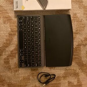 Zagg Universal Bluetooth Keyboard